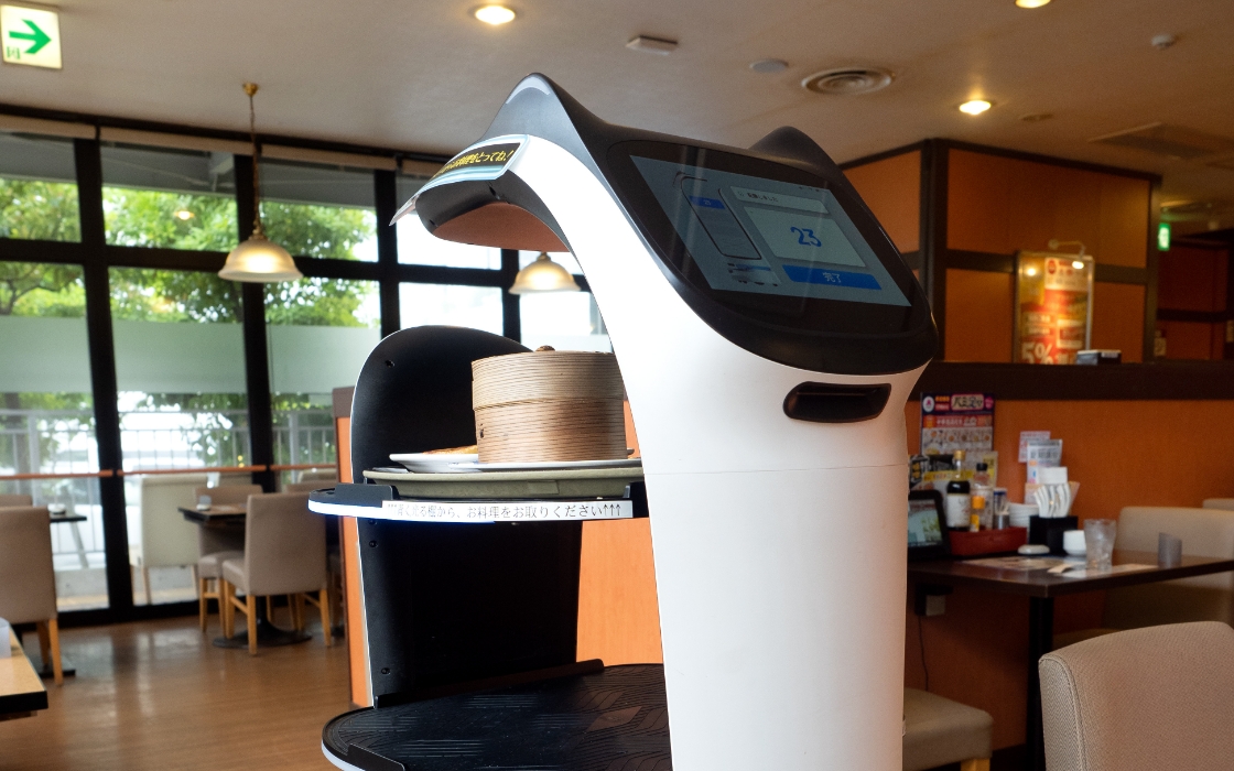 配膳ロボット　イメージ